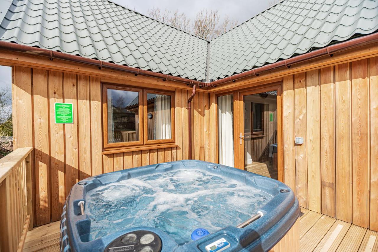 Osprey Lodge 1 With Hot Tub Newton Stewart Exterior foto